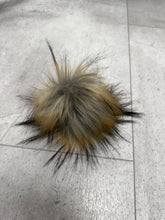 Load image into Gallery viewer, Snap Poms