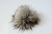 Load image into Gallery viewer, Snap Poms