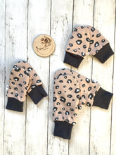 Load image into Gallery viewer, Lined Minky Mittens