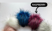 Load image into Gallery viewer, Snap Poms