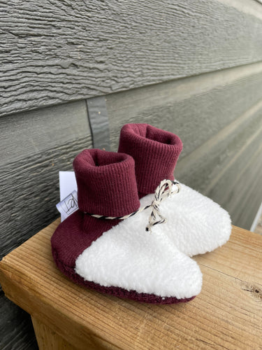 (Baby Booties- Pomegranate Waffle with White Sherpa Toe