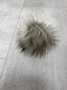 Snap Poms